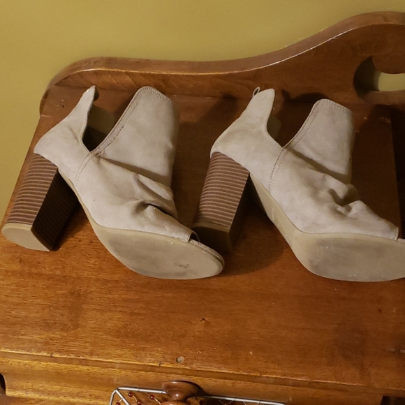 High heels - Picture 2 of 4